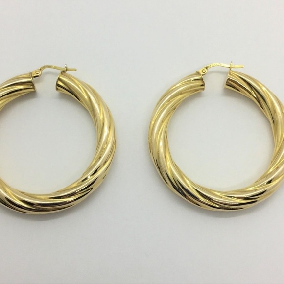 Meet your Posher, Joseph Robert Jewelers - Picture 4 of 7